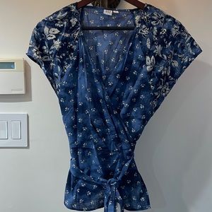 Gap cotton wrap around top